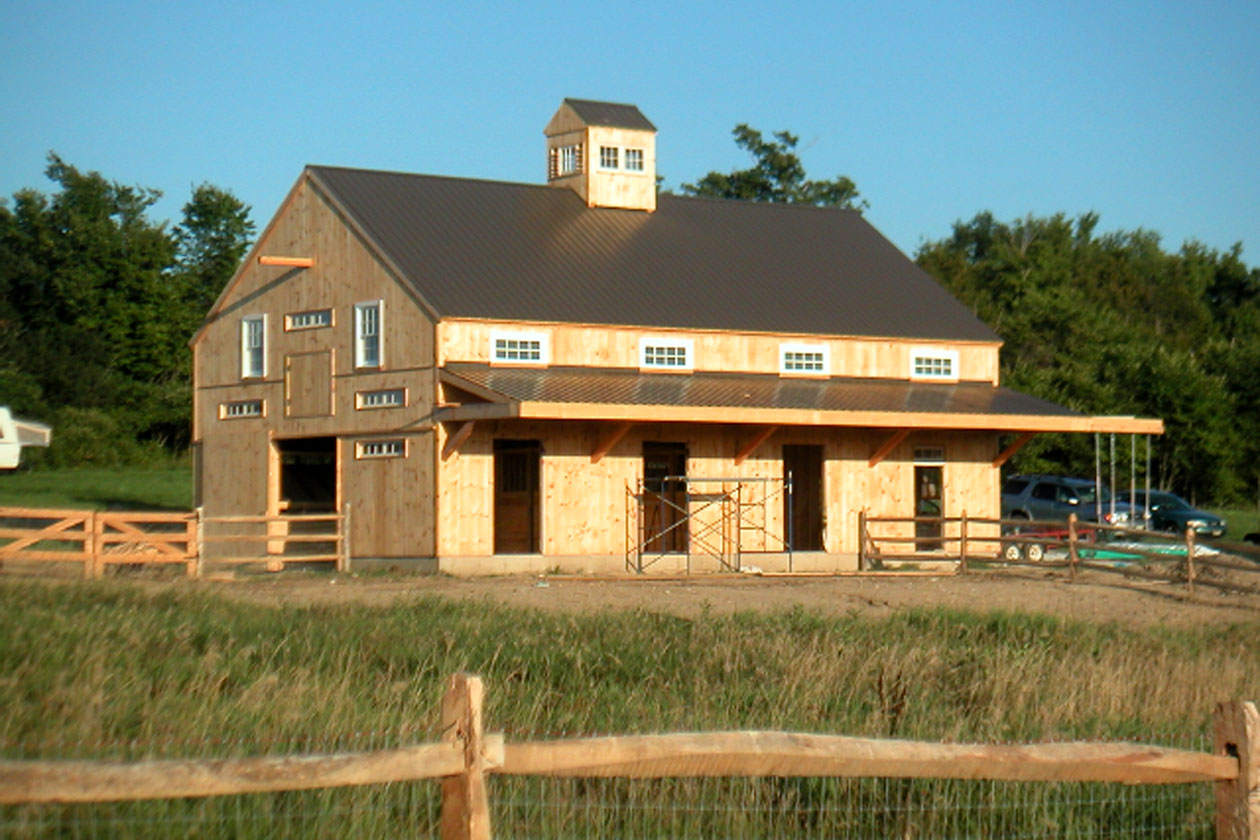 Horse Barn and Apartment Geobarns