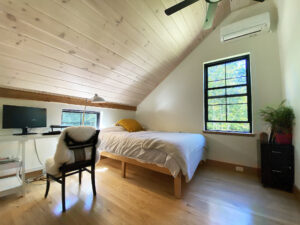 Geobarns, Forest Glade Home, NH, Vaulted Ceiling, Wood Floor, Bedroom, Home Office
